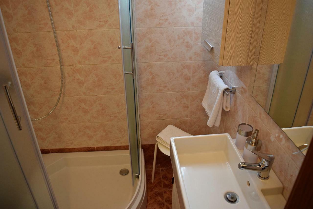 נובי ווינודולסקי Apartments Jenny מראה חיצוני תמונה